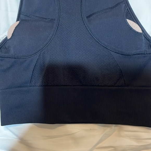 NWT Lululemon Black Ebb to Train Bra in size 6 - Picture 8 of 8